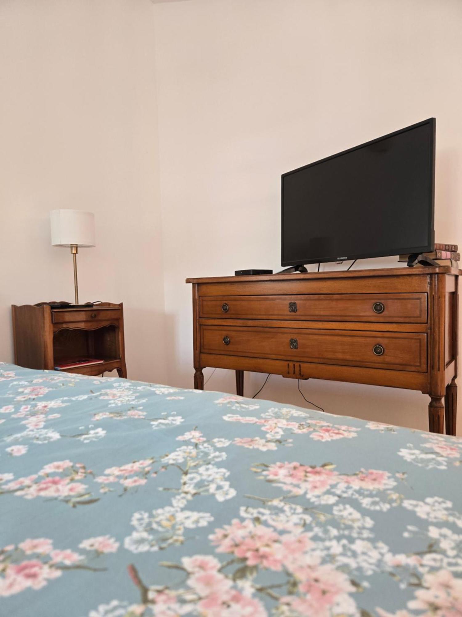 La Tour Noble Bed & Breakfast Saint-Saturnin  Exterior photo